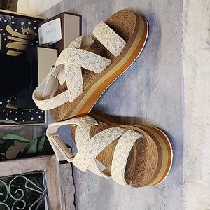 Luk.ees brand sandals
